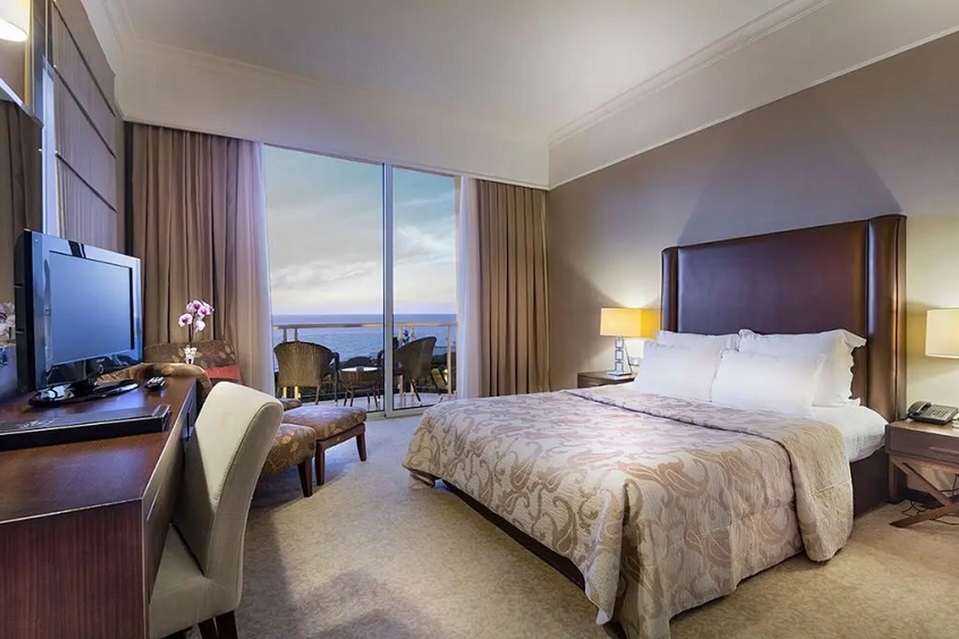 Acapulco Resort Convention Spa Hotel