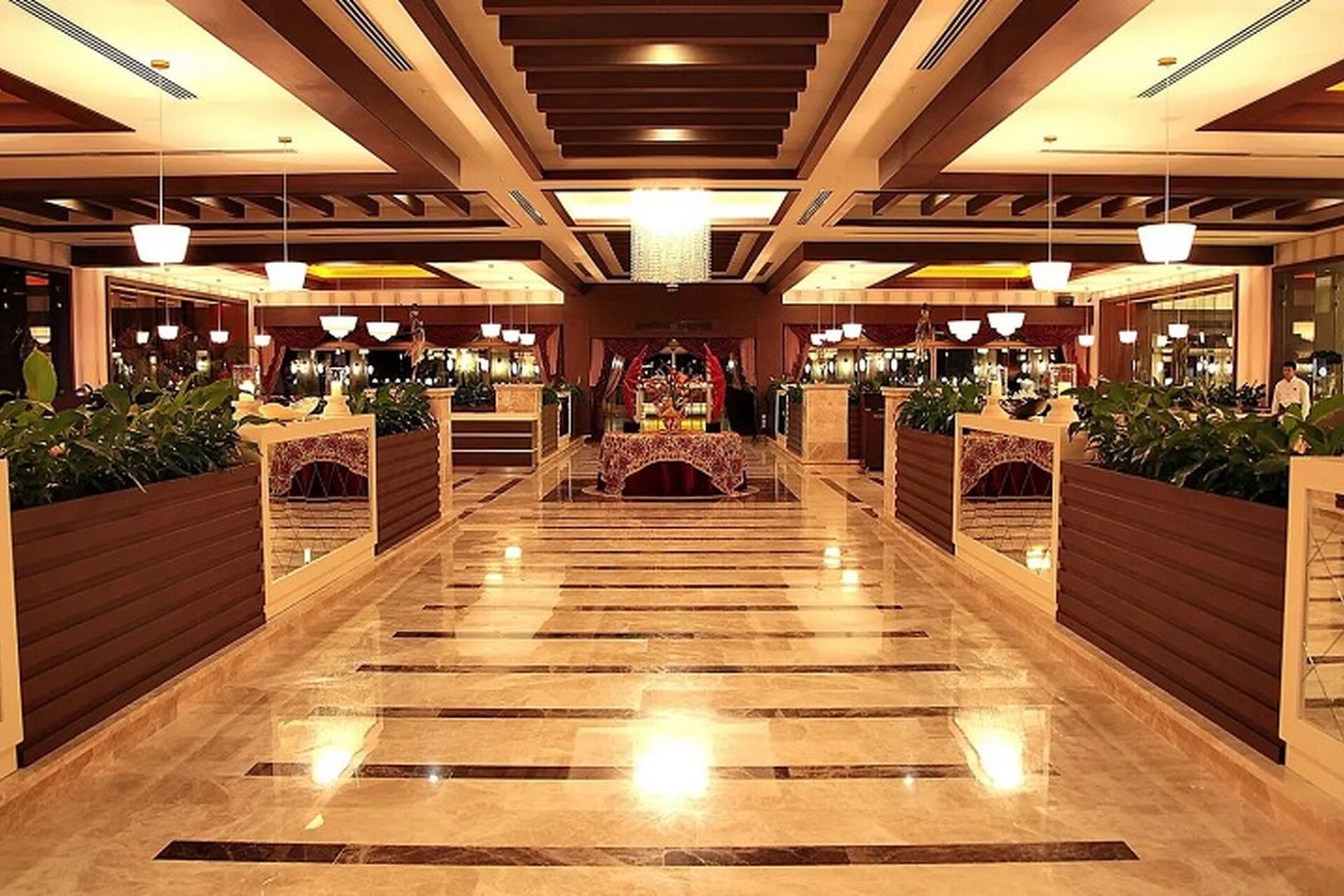 Cratos Premium Hotel