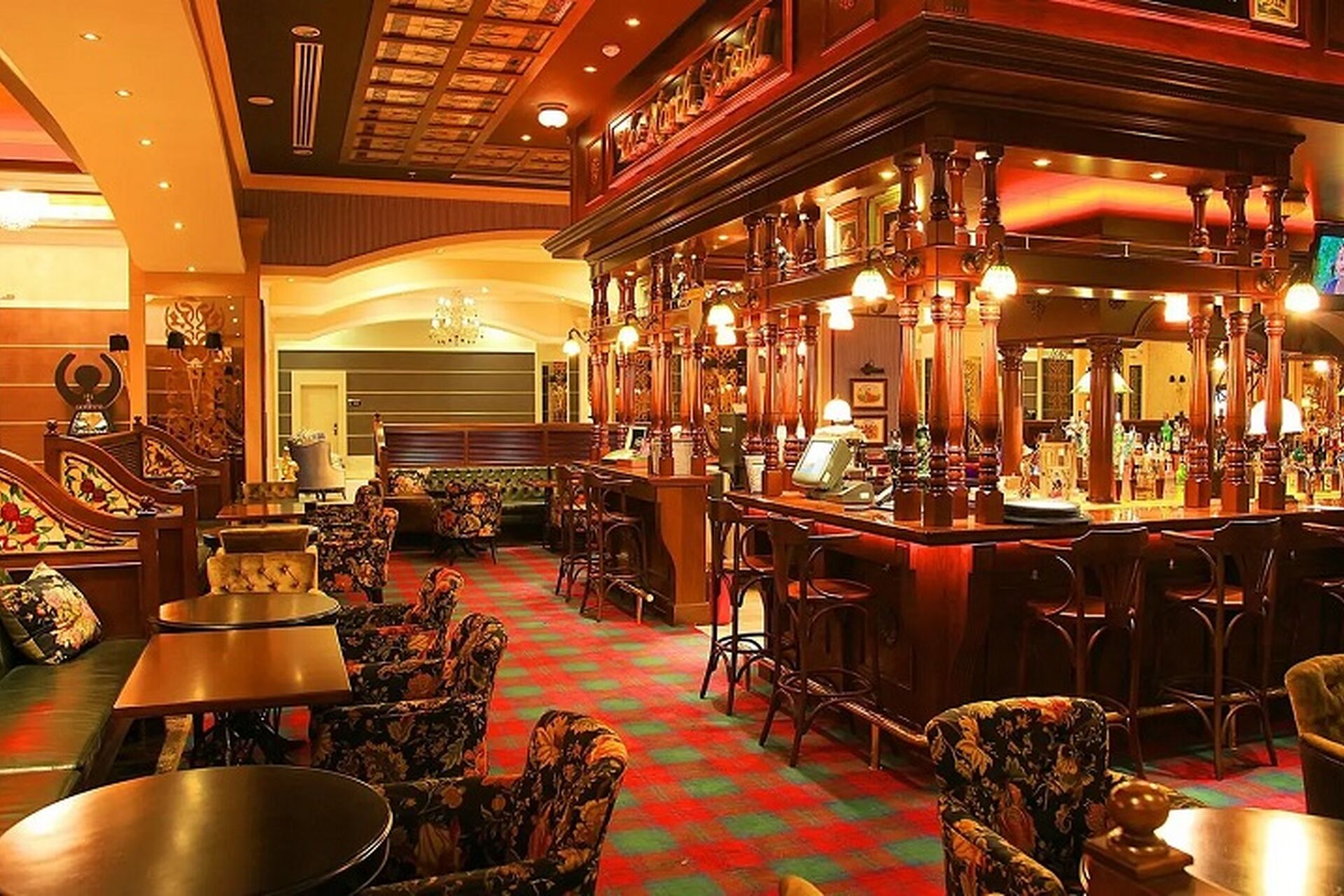 Cratos Premium Hotel