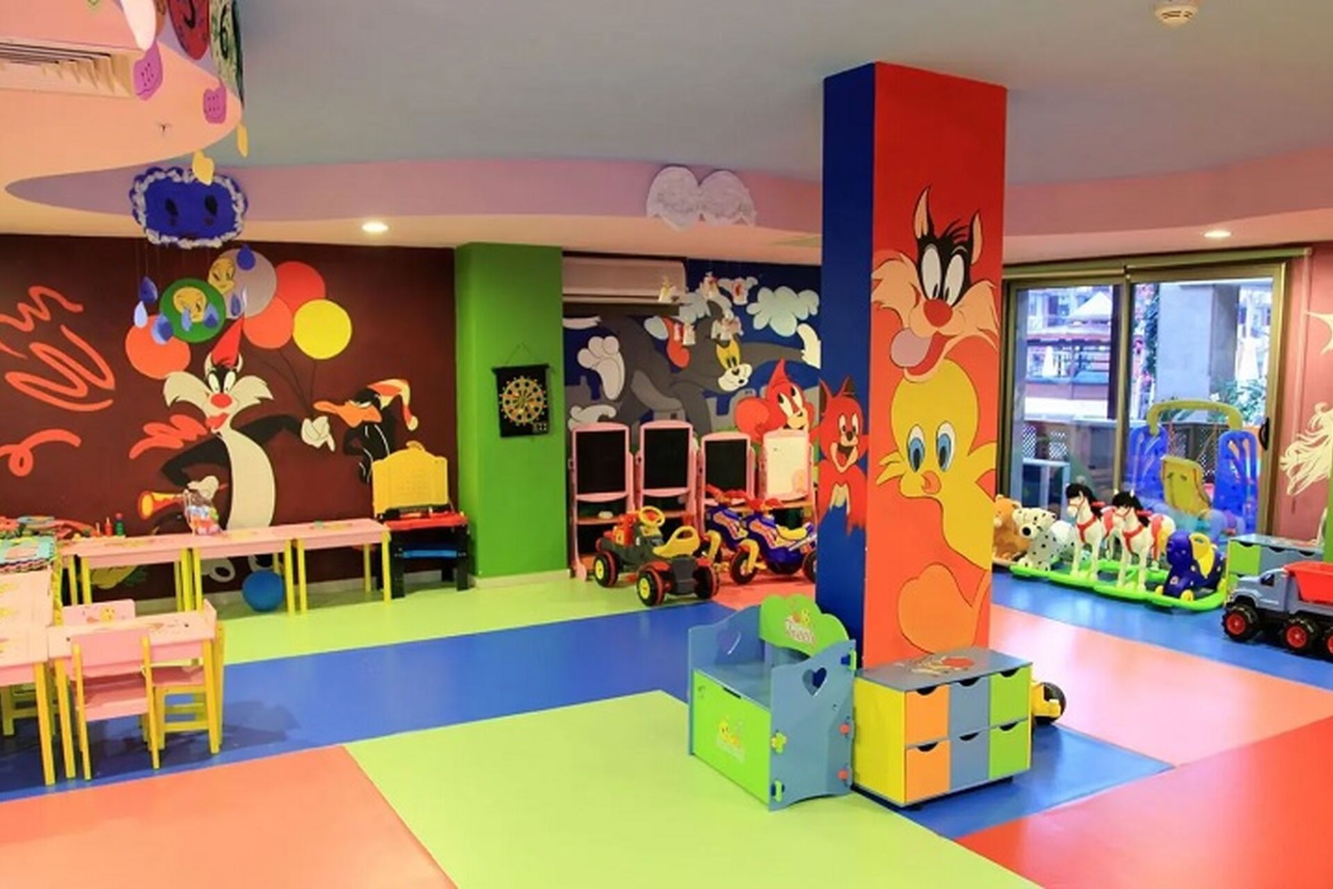 Cratos Premium Hotel