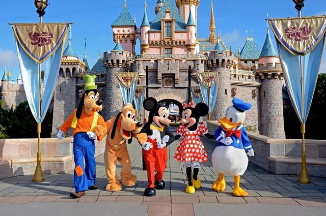 İzmir Çıkışlı Paris & Disneyland Turu Kültür ve Eğlence Rotası